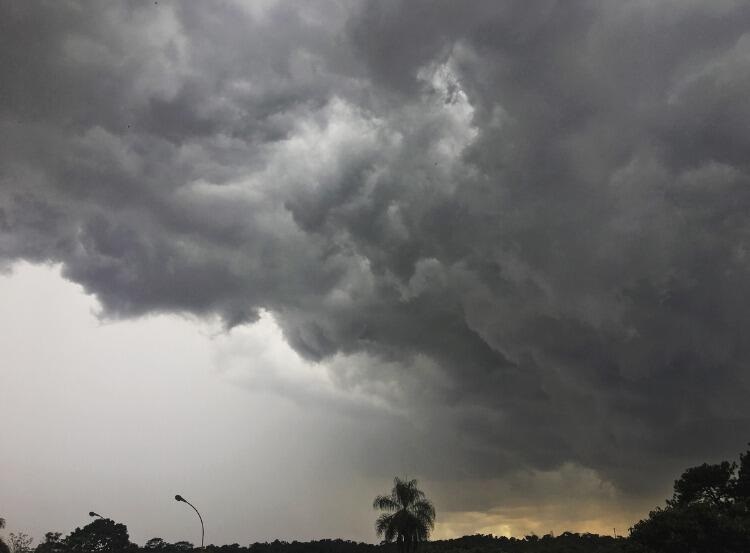 Notícias Sábado será de calor e pancadas de chuva em quase todo o