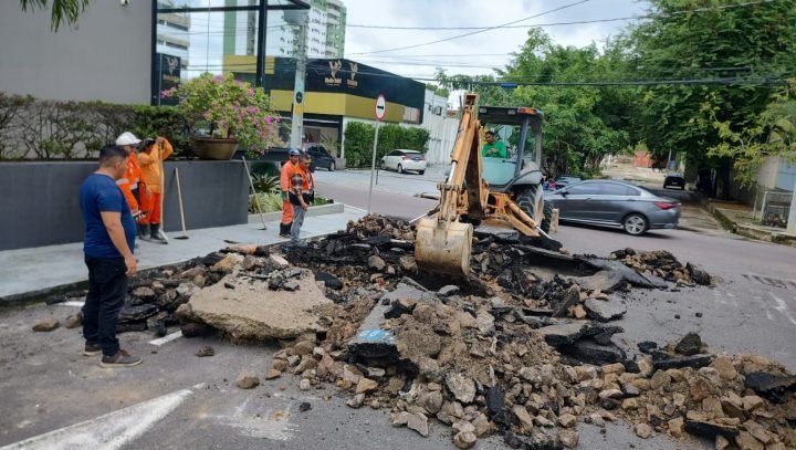 Notícias Prefeitura de Manaus atua em trecho afundamento no