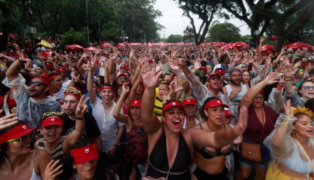 Not Cias Carnaval De Sp Blocos Atraem Foli Es Para As Ruas No