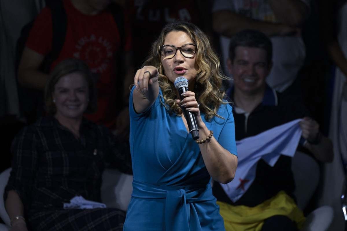 elasnopoderbr on Twitter: "MULHERES INSPIRADORAS! 3 brasileiras entraram na  10&ordf; lista da BBC de 100 mulheres mais inspiradoras do mundo. A senadora  Simone Tebet (MDB-MS), a primeira mulher trans eleita no Congresso