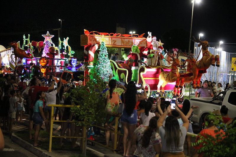 Apresentações do Natal Encantado da Amazônia reúnem centenas de pessoas -  Portal Pebinha de Açúcar - 16 anos