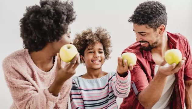 Modelo apelidado de cara de tortilha acende debate sobre excesso