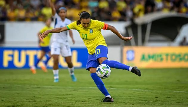 Cruzeiro x Palmeiras: mulheres e crianças vão entrar de graça em setor do  Mineirão; entenda, cruzeiro